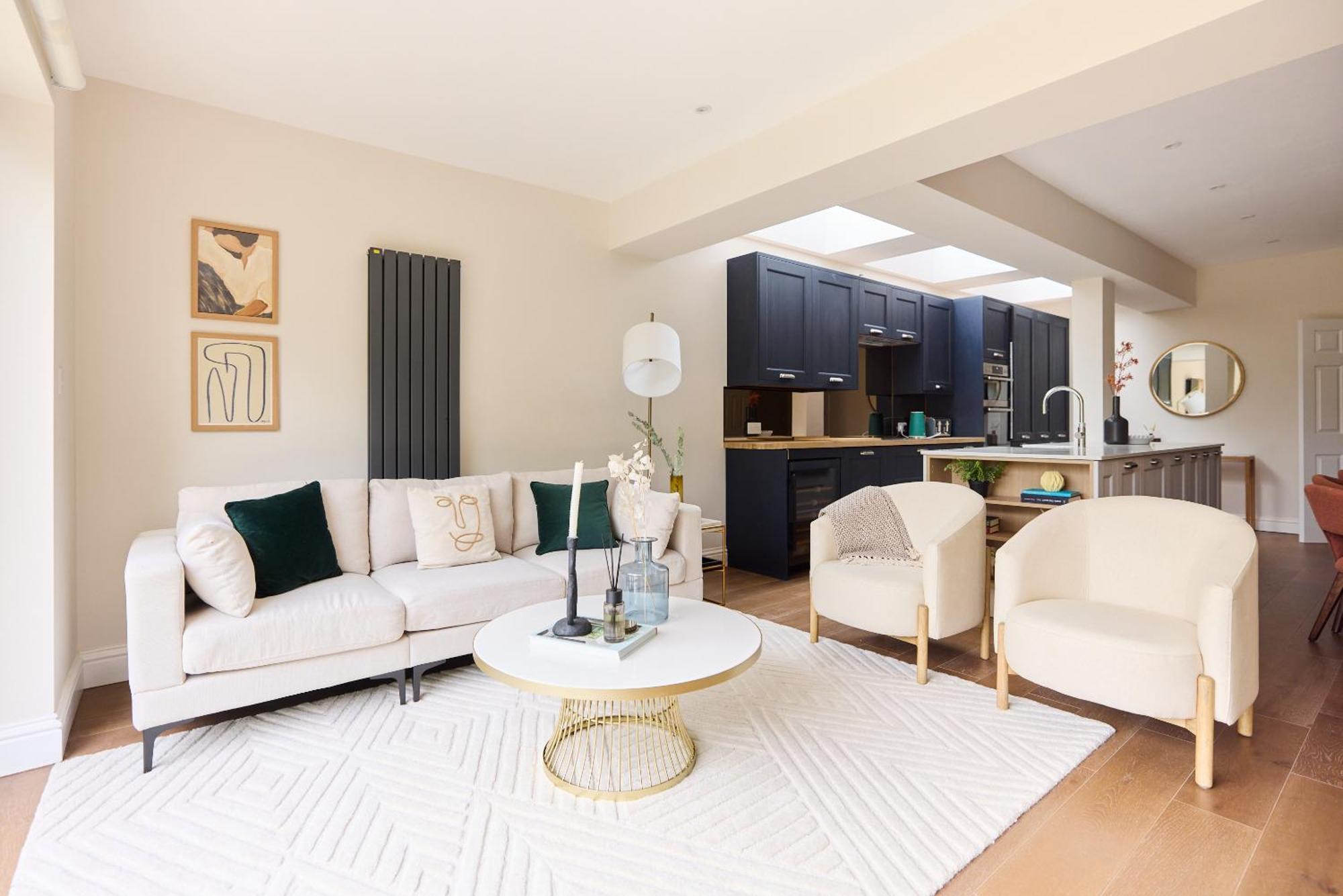 The Brondesbury Park - Sparkling 3bdr Flat With Garden London