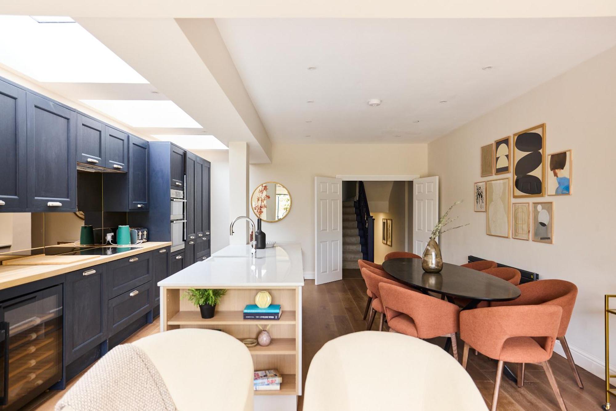 The Brondesbury Park - Sparkling 3bdr Flat With Garden London
